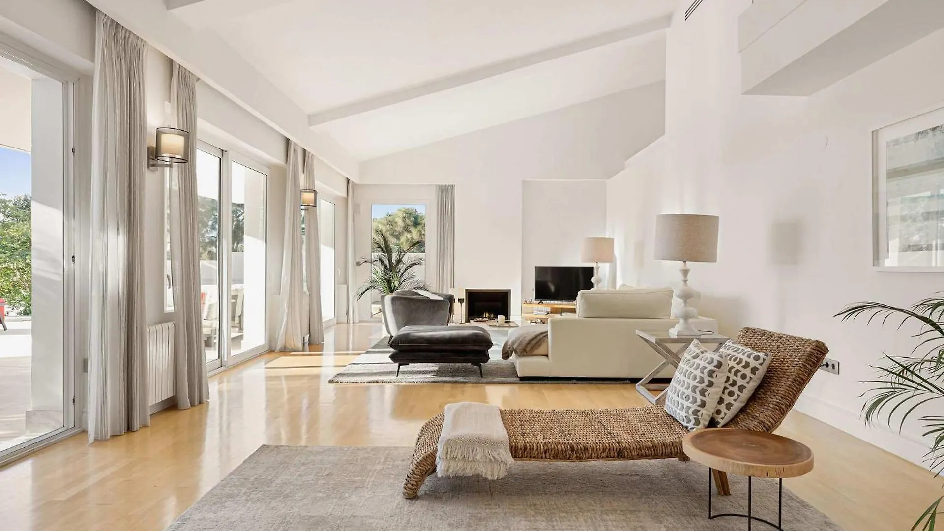 Villa Anna Pool Gym Cinema Spa Pool 7 Bedrooms Marbella
